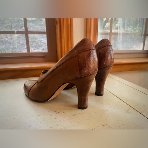 SOLD! Tan Leather Anyi Lu Pumps - Picture 5 of 9